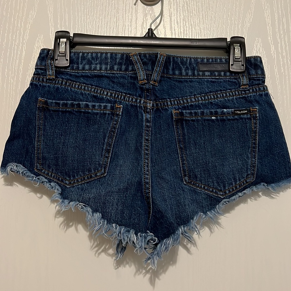 Volcom - Picture 4 of 5